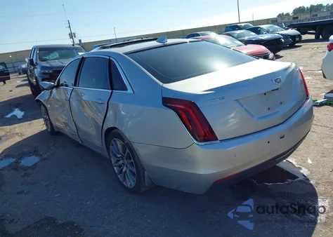 2018 Cadillac Ct6 Luxury z USA, uszkodzony, nr VIN 1G6KC5RX8JU107551